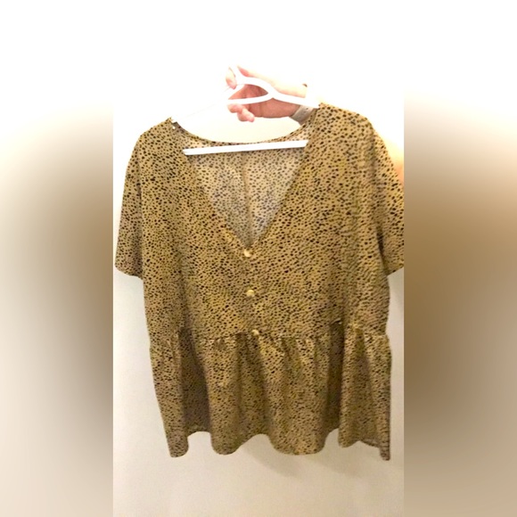 Three button front Leopard print peplum top - Picture 1 of 4